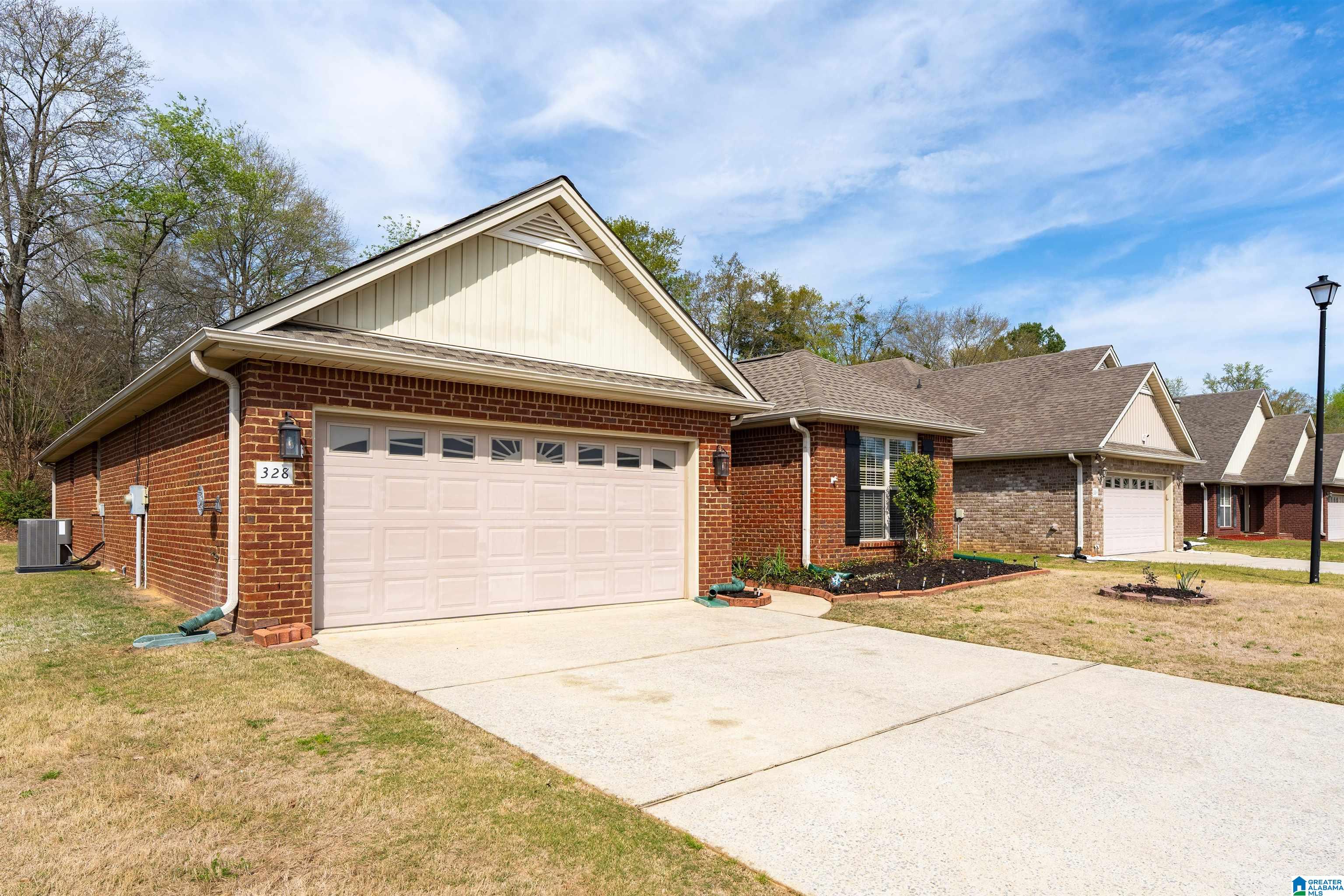 328 Vincent Street Alabaster, AL 35007 - Photo 3 of 24