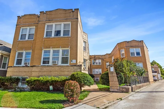 $199,500 | 6353 West Raven Street, Unit 1F, Chicago, IL 60646