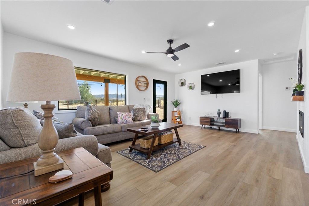 64654 Sun Mesa Road Joshua Tree, CA 92252 - Photo 2 of 27