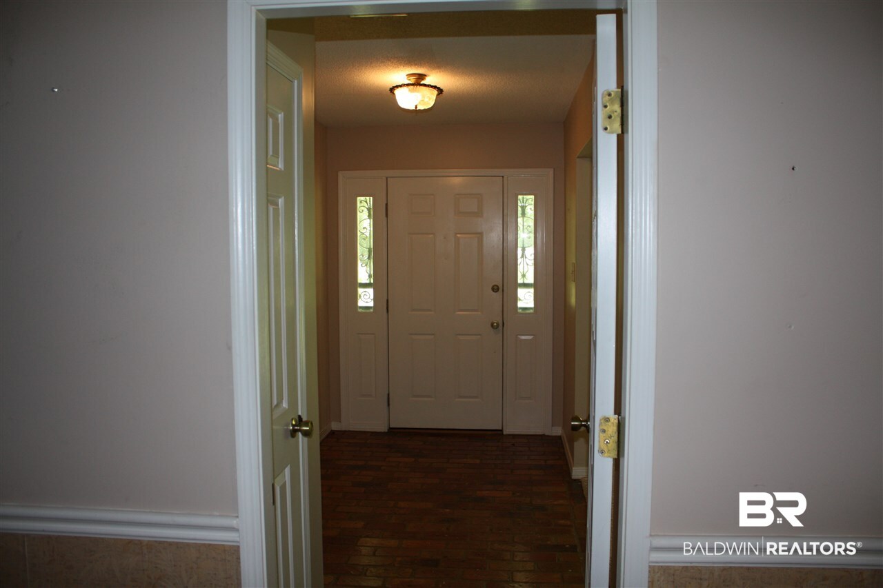 5909 Moffett Road Mobile, AL 36618 - Photo 10 of 23