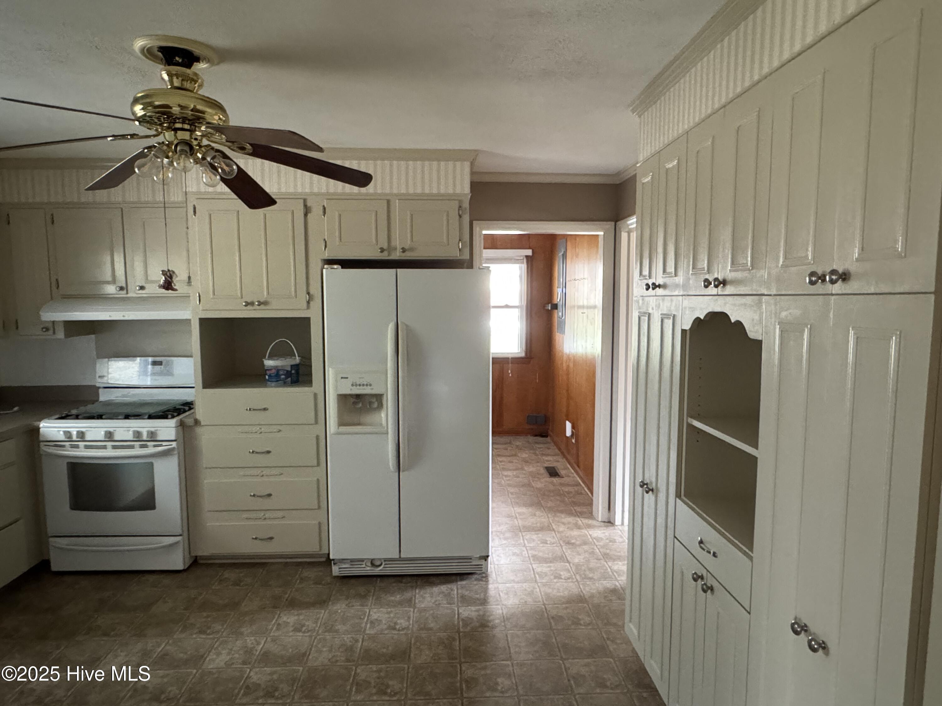 205 Miller Street Chadbourn, NC 28431 - Photo 4 of 8 IMG_1431