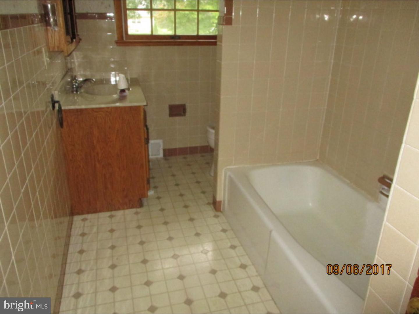 3089 Glassboro Cross Keys Road Williamstown, NJ 08094 - Photo 7 of 14