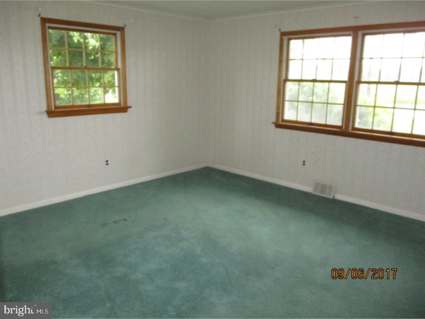 3089 Glassboro Cross Keys Road Williamstown, NJ 08094 - Photo 10 of 14