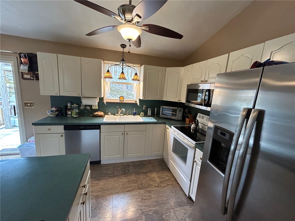 630 Whaley Hollow Road Coventry, RI 02816 - Photo 13 of 35