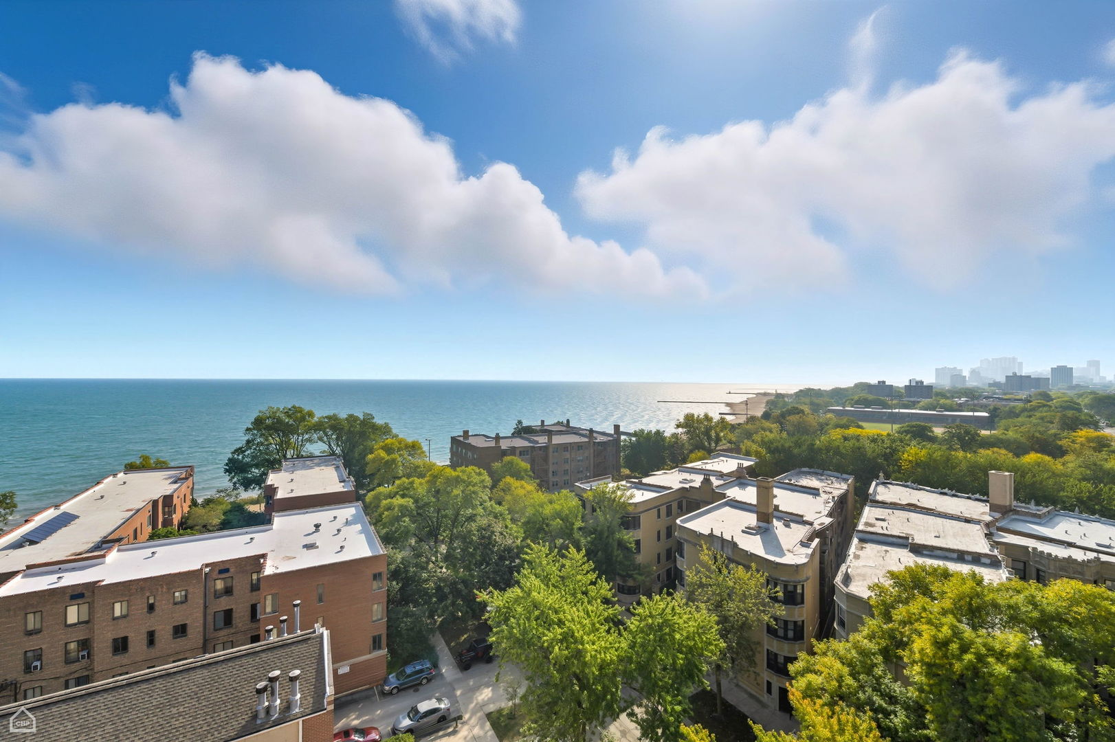 7301 North Sheridan Road, Unit 901 Chicago, IL 60626 - Photo 7 of 18 an aerial view of a city