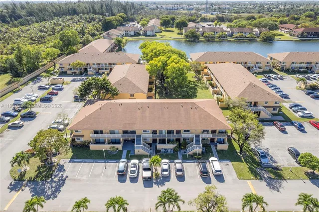 $265,000 | 430 Northwest 214th Street, Unit 103, Miami Gardens, FL 33169