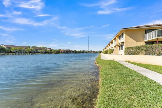 $265,000 | 430 Northwest 214th Street, Unit 103, Miami Gardens, FL 33169