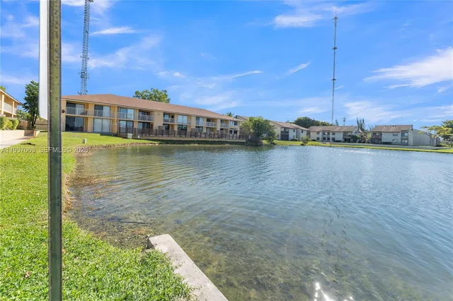 $265,000 | 430 Northwest 214th Street, Unit 103, Miami Gardens, FL 33169