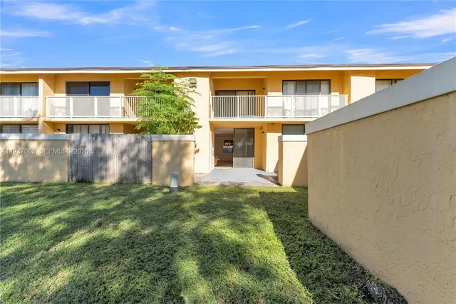 $265,000 | 430 Northwest 214th Street, Unit 103, Miami Gardens, FL 33169
