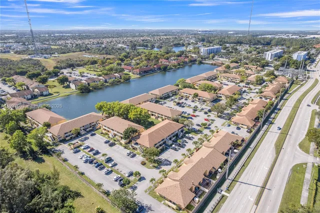 $265,000 | 430 Northwest 214th Street, Unit 103, Miami Gardens, FL 33169