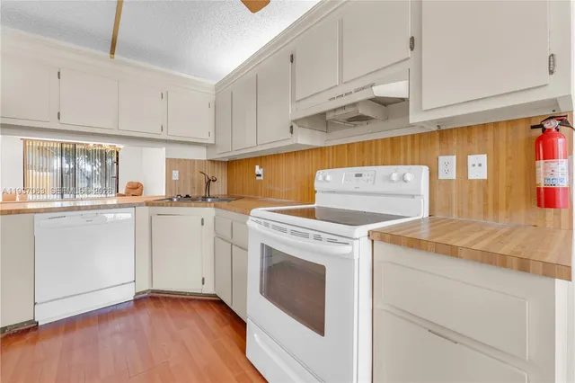 $265,000 | 430 Northwest 214th Street, Unit 103, Miami Gardens, FL 33169