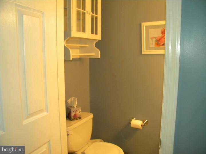 188 South View Road Fleetwood, PA 19522 - Photo 9 of 25 Bathroom