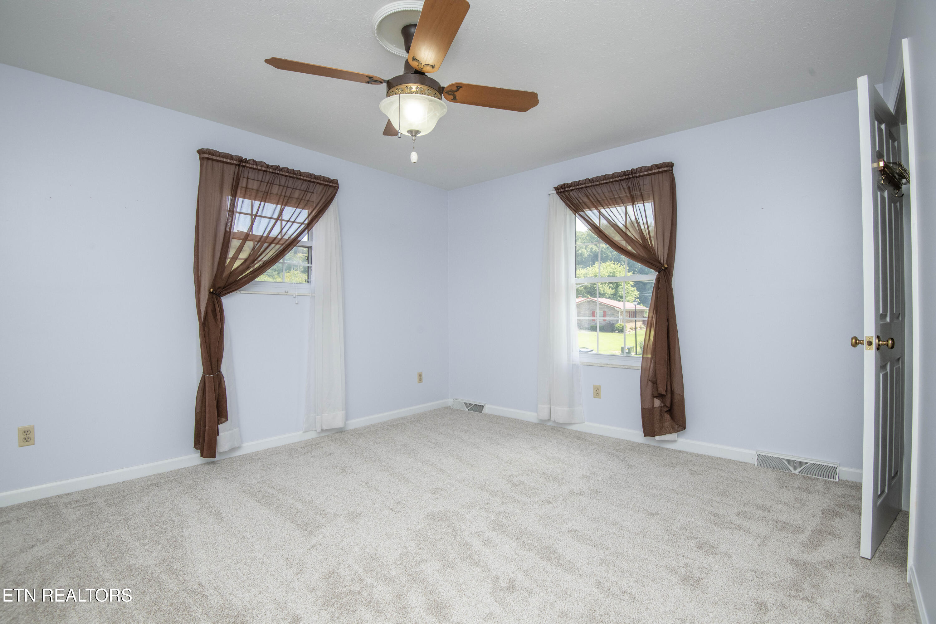 603 Riverbend Road Clinton, TN 37716 - Photo 38 of 60 third bed 3