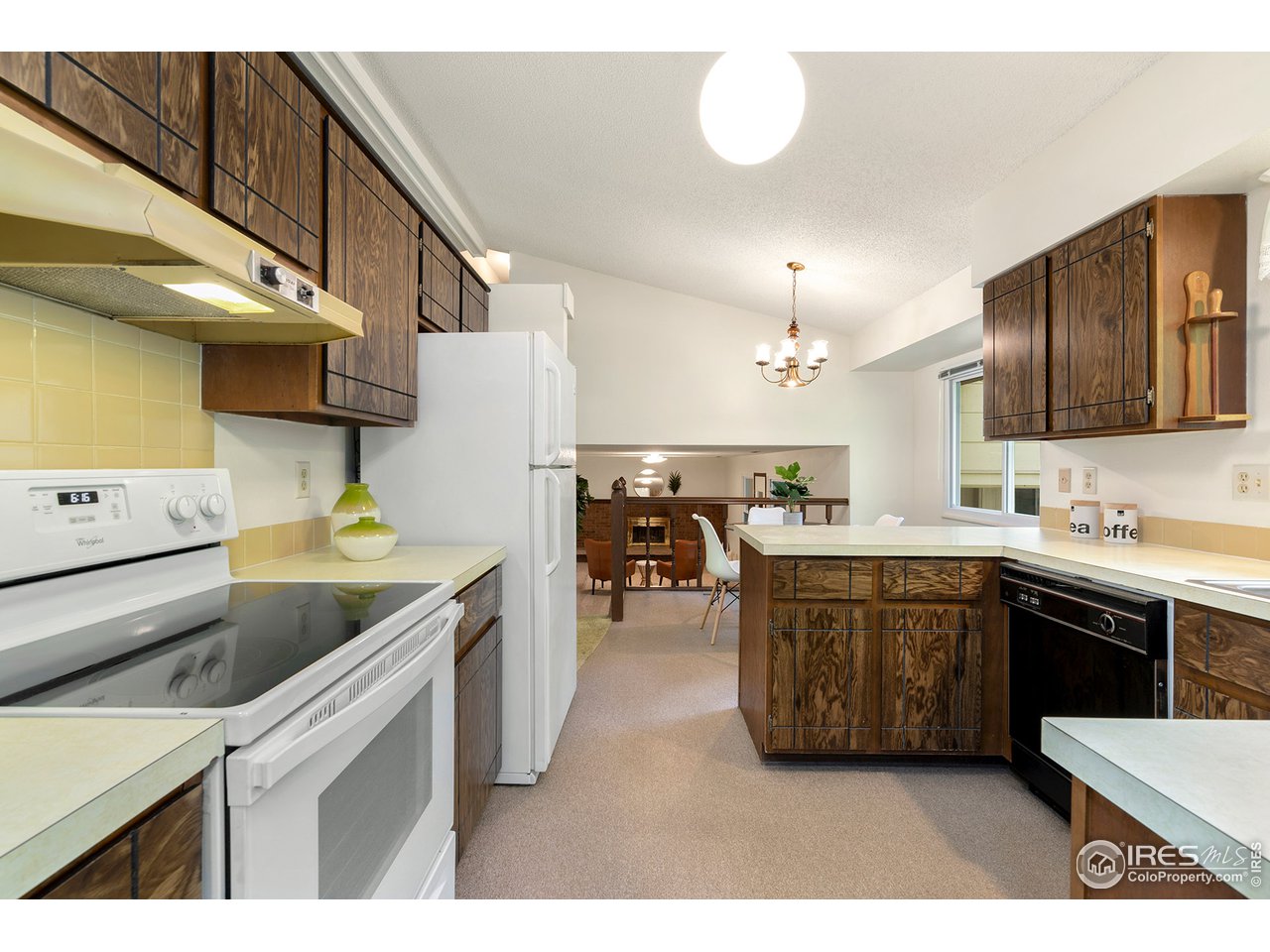 526 Del Clair Road Fort Collins, CO 80525 - Photo 21 of 40 Open kitchen