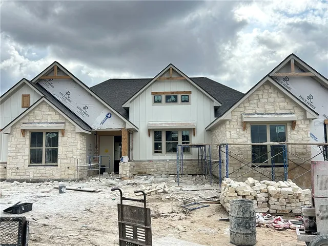 $789,900 | 5664 Mill Water Court, Bryan, TX 77808