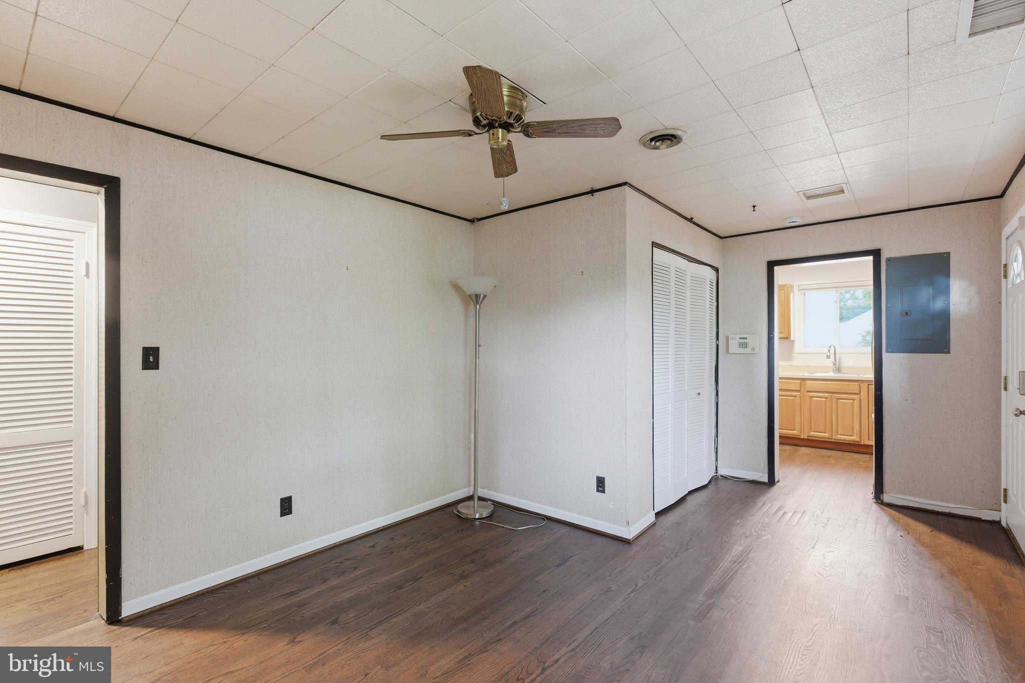 6801 Adelphi Road University Park, MD 20782 - Photo 9 of 26 Additional dining or entertainment space.