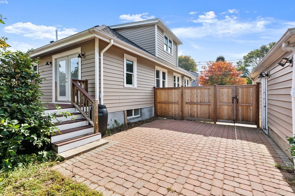 67 Altoona Road Dedham, MA 02026 - Photo 3 of 29 Gallery Image 3