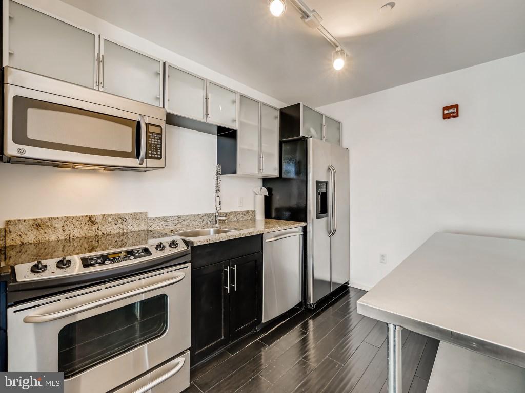 1200 Steuart Street, Unit 720 Baltimore, MD 21230 - Photo 37 of 79 Sky Lounge - community amenity