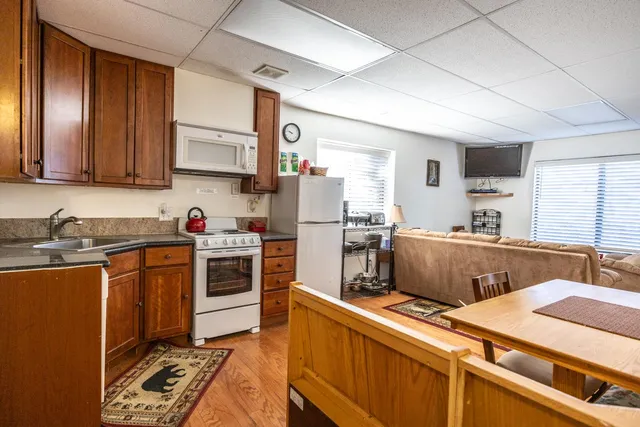 $1,980,800 | 7501 Yosemite Park Way, Yosemite West, CA 95389