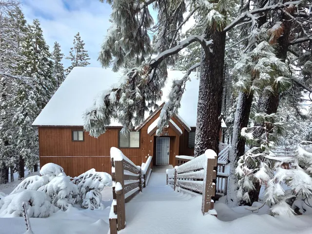 $1,980,800 | 7501 Yosemite Park Way, Yosemite West, CA 95389