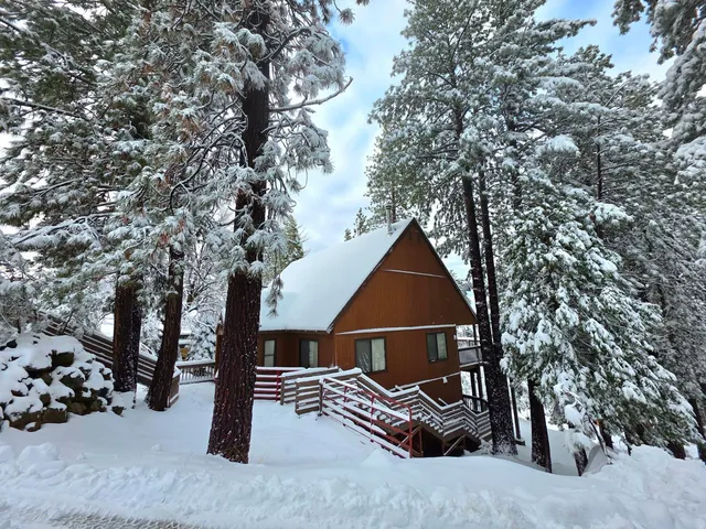 $1,980,800 | 7501 Yosemite Park Way, Yosemite West, CA 95389