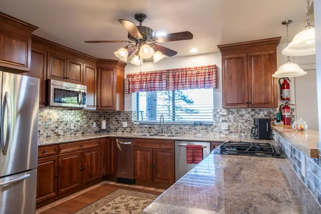 $1,980,800 | 7501 Yosemite Park Way, Yosemite West, CA 95389