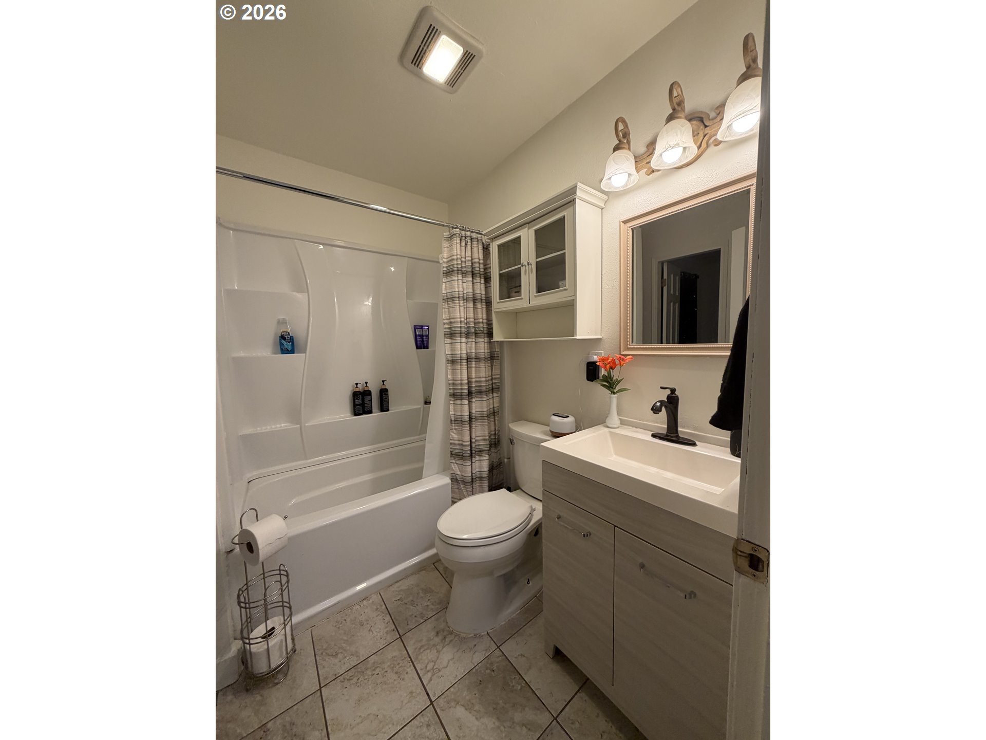 8906 Northeast Hancock Street Portland, OR 97220 - Photo 19 of 39