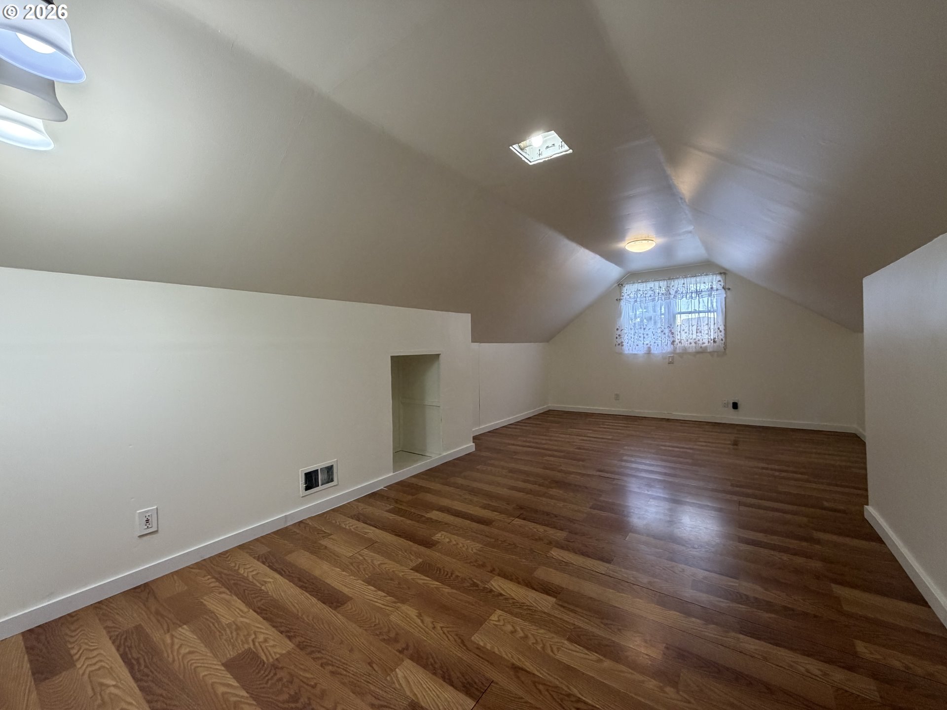 8906 Northeast Hancock Street Portland, OR 97220 - Photo 22 of 39