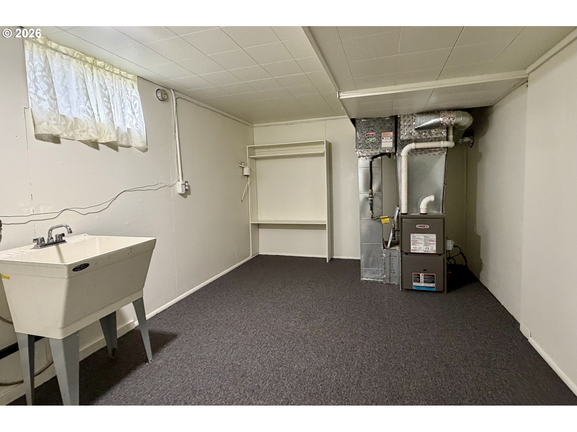 8906 Northeast Hancock Street Portland, OR 97220 - Photo 30 of 39