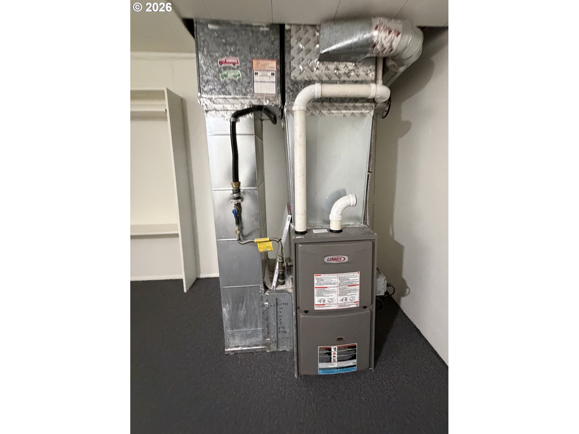 8906 Northeast Hancock Street Portland, OR 97220 - Photo 31 of 39