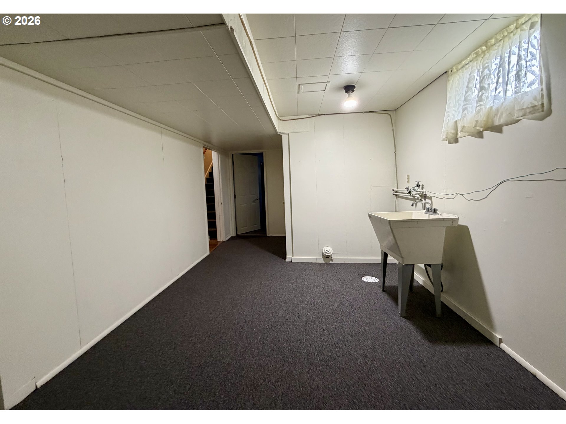 8906 Northeast Hancock Street Portland, OR 97220 - Photo 32 of 39