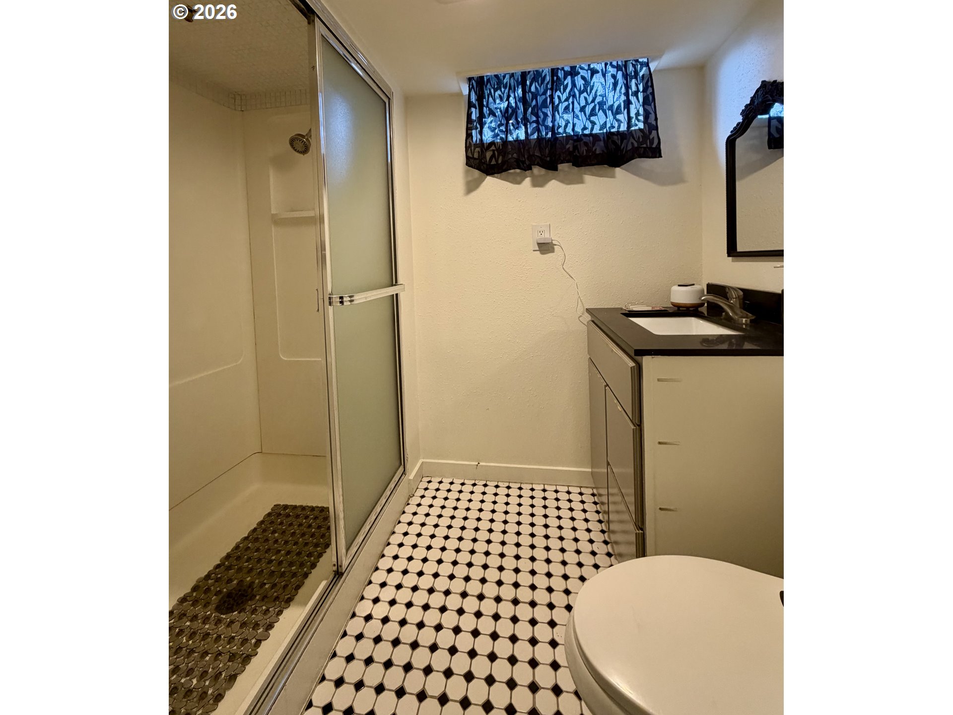 8906 Northeast Hancock Street Portland, OR 97220 - Photo 33 of 39