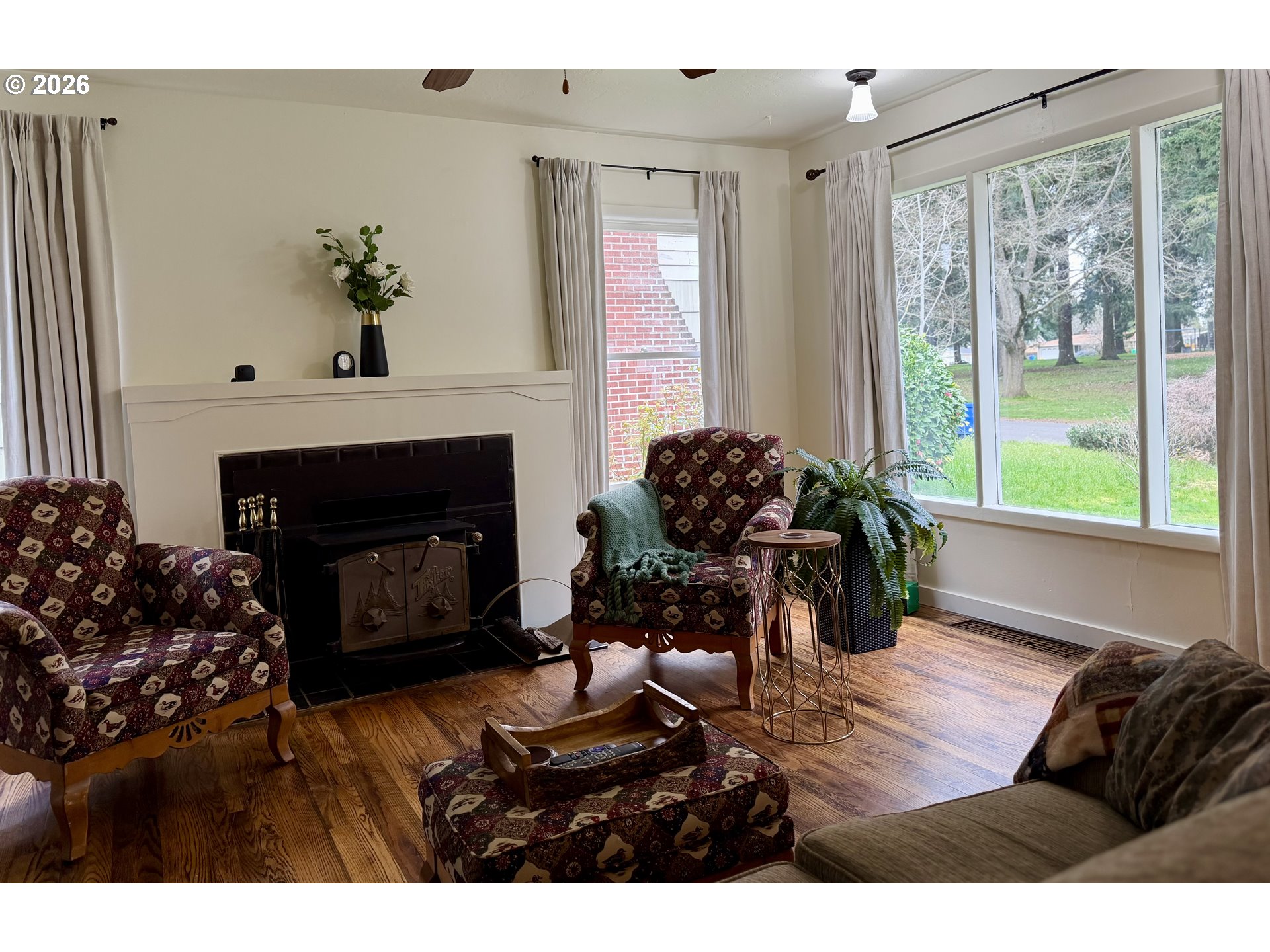 8906 Northeast Hancock Street Portland, OR 97220 - Photo 7 of 39