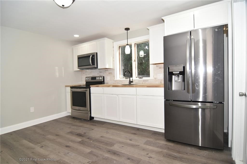 135 Randolph Avenue, Unit 1 Tiverton, RI 02878 - Photo 3 of 14