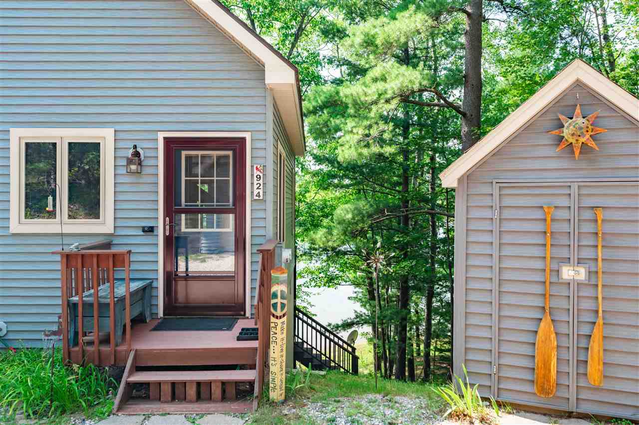924 Rennie Lake Road Traverse City, MI 49696 - Photo 19 of 97 1892702-18.JPG