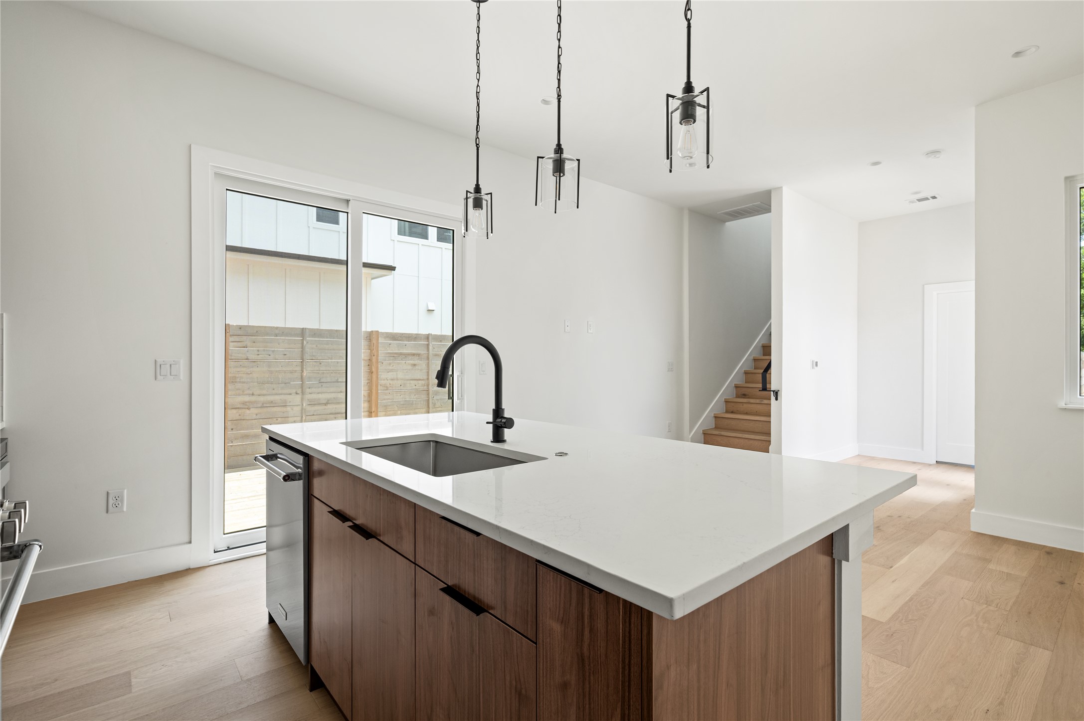 1215 Fort Branch Boulevard, Unit 2 Austin, TX 78721 - Photo 11 of 31 Gallery Image 11