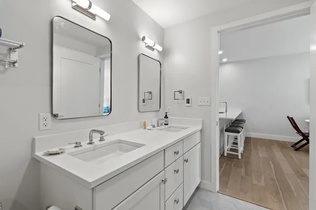 $659,000 | 383 Commercial Street, Unit 405, Portland, ME 04101