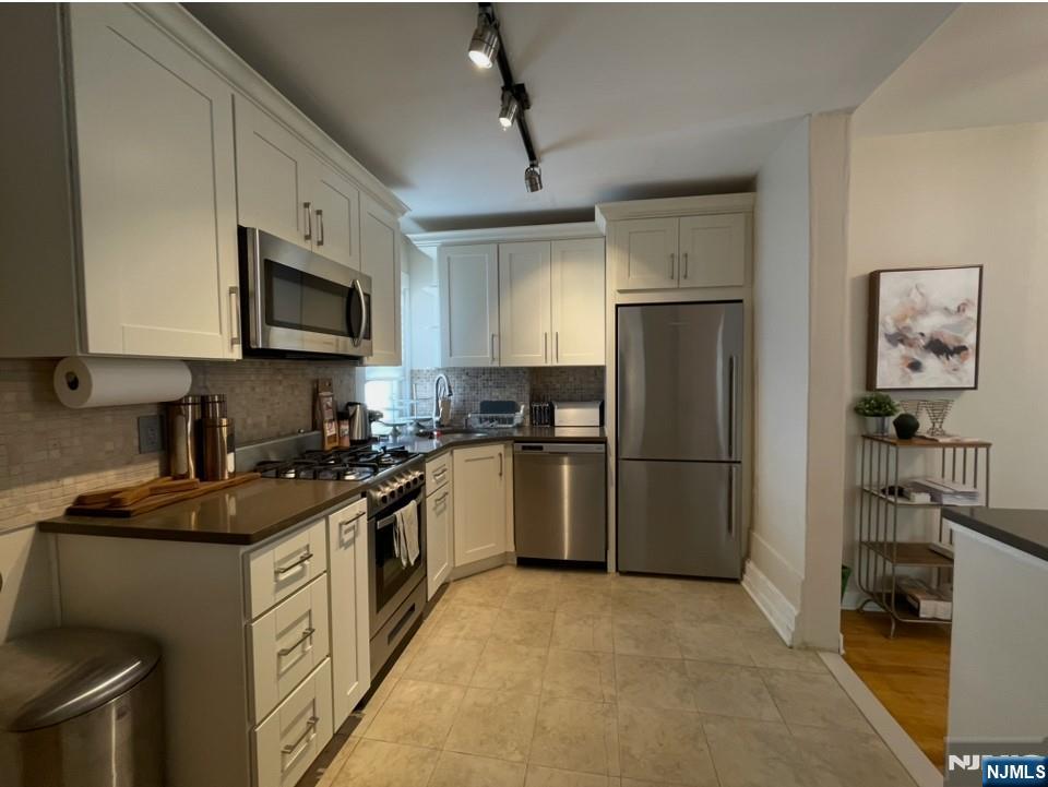 440 Tenafly Road Tenafly, NJ 07670 - Photo 2 of 19