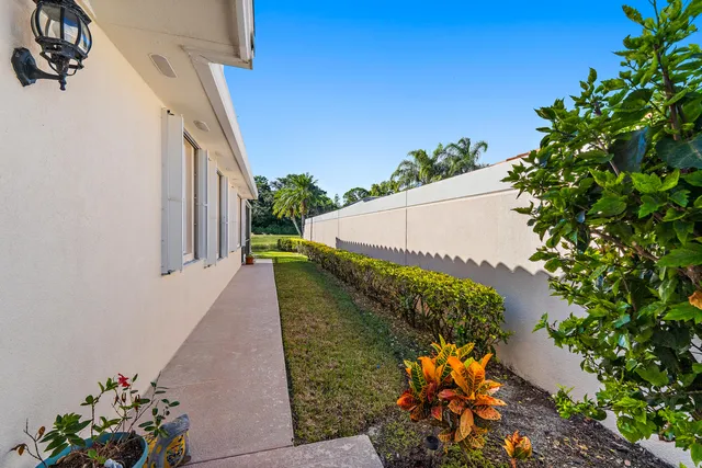 $435,000 | 8320 Southeast Double Tree Drive, Hobe Sound, FL 33455