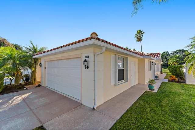 $435,000 | 8320 Southeast Double Tree Drive, Hobe Sound, FL 33455