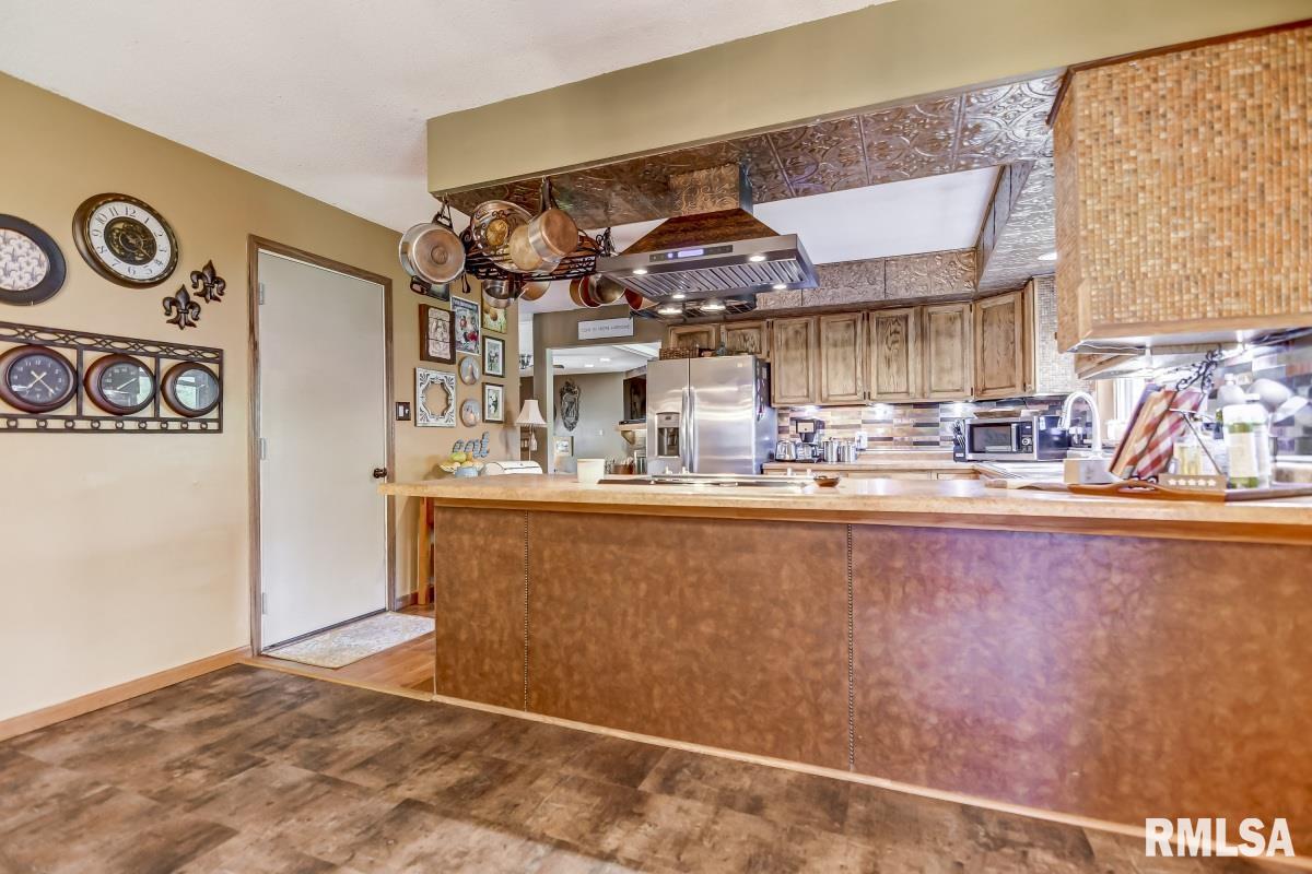 2228 Cloverfield Lane Springfield, IL 62711 - Photo 12 of 51