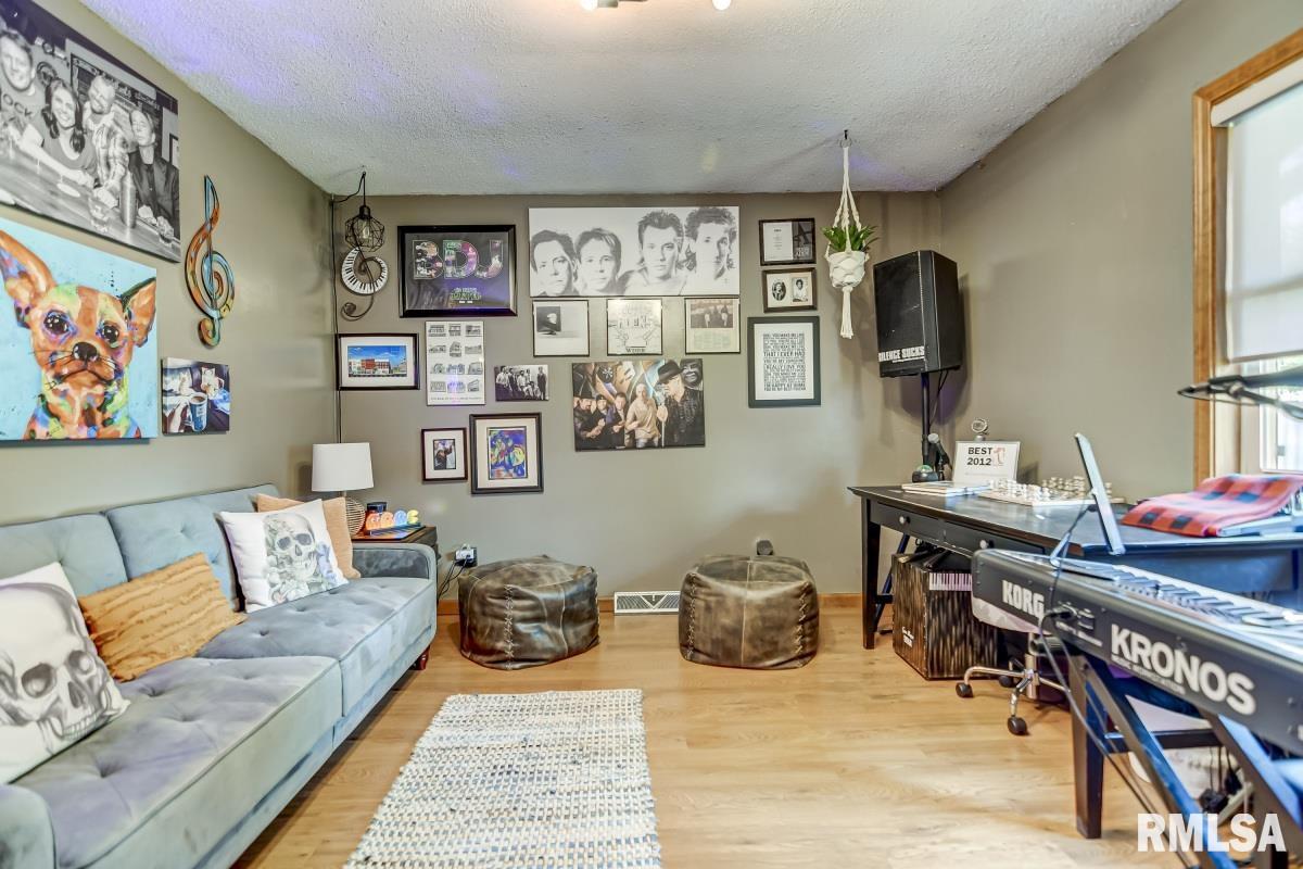 2228 Cloverfield Lane Springfield, IL 62711 - Photo 31 of 51