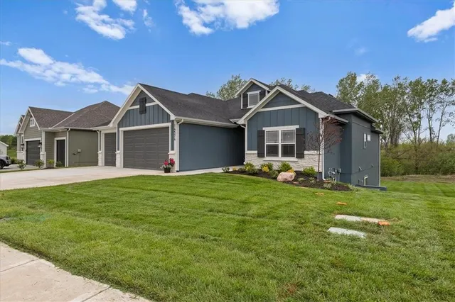 $654,900 | 14574 Aurora Lane, Basehor, KS 66007
