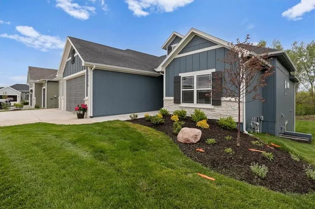 $654,900 | 14574 Aurora Lane, Basehor, KS 66007