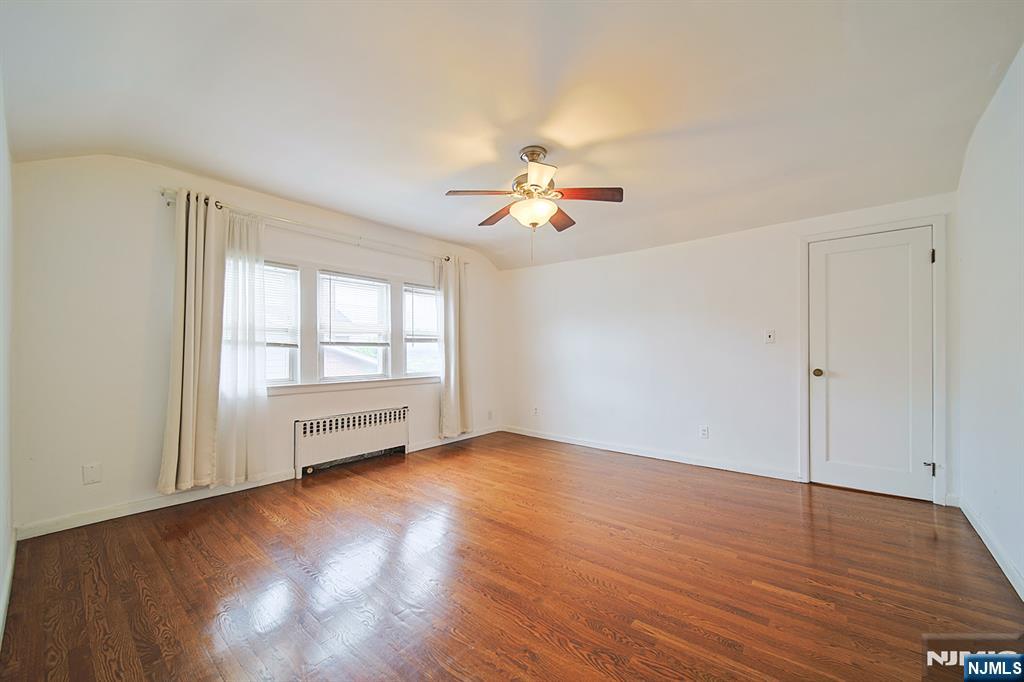 586 Hillside Street Ridgefield, NJ 07657 - Photo 35 of 46