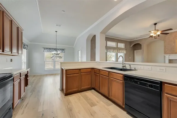 $2,400 | 115 Fort Edward Drive, Arlington, TX 76002