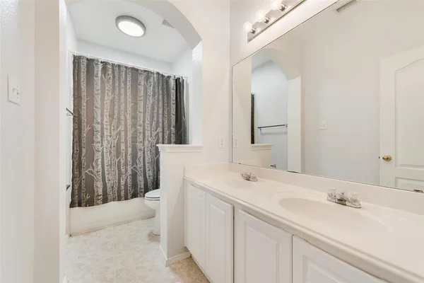 $2,400 | 115 Fort Edward Drive, Arlington, TX 76002