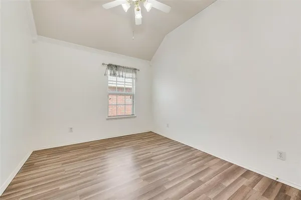 $2,400 | 115 Fort Edward Drive, Arlington, TX 76002