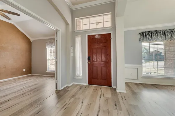 $2,400 | 115 Fort Edward Drive, Arlington, TX 76002