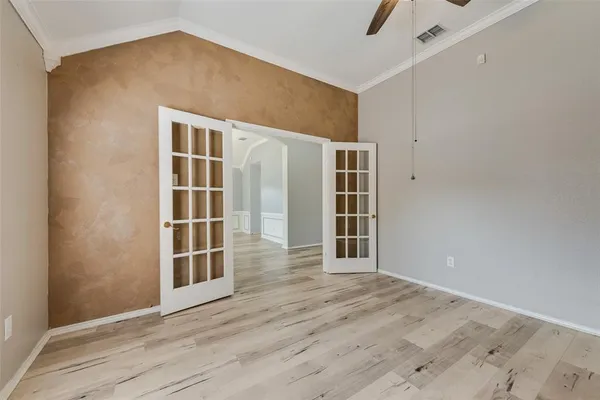 $2,400 | 115 Fort Edward Drive, Arlington, TX 76002